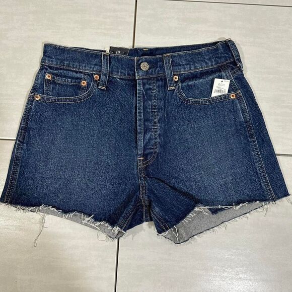 NWT Gap Cheeky Short High Rise Medium Wash Raw Hem Denim Shorts - Picture 1 of 8